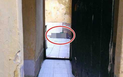 Tá hỏa phát hiện khách nữ tử vong trong nhà vệ sinh, bên cạnh là chai thuốc diệt cỏ