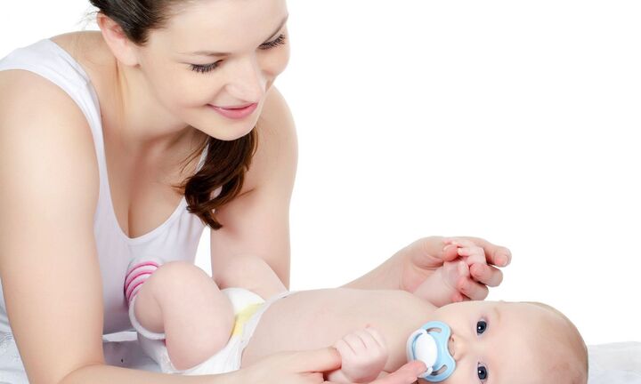 Lần đầu làm mẹ: Dầu tràm và những điều mẹ cần lưu ý