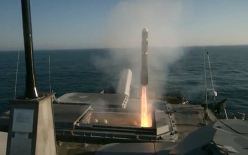 Cận cảnh Mỹ phóng thử nghiệm thành công tên lửa 