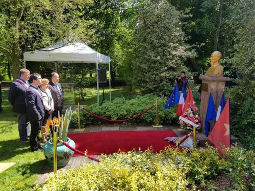 Kỷ niệm 128 năm ngày sinh Chủ tịch Hồ Chí Minh tại Pháp