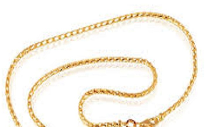 Điều tra vụ vợ một Phó bí thư Tỉnh ủy bị giật dây chuyền vàng