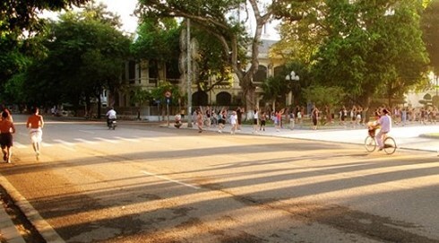 Dự báo thời tiết ngày 24/5: Hà Nội tiếp tục nắng nóng, nhiệt độ lên đến 36 độ C