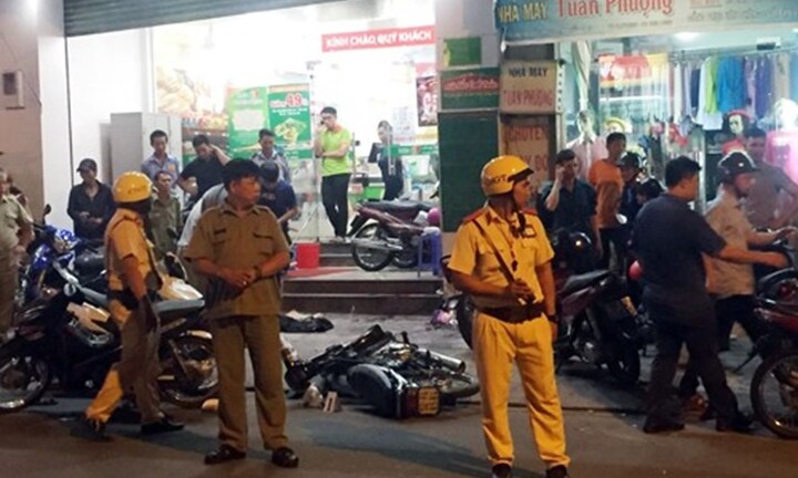 2 tên cướp ở Sài Gòn táo tợn đâm trọng thương người truy đuổi