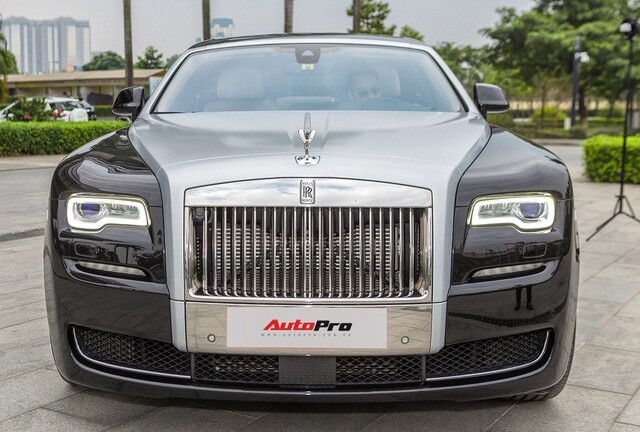 Rolls-Royce Ghost Series II gần 40 tỷ đồng về tay đại gia bí ẩn quê Thanh Hóa
