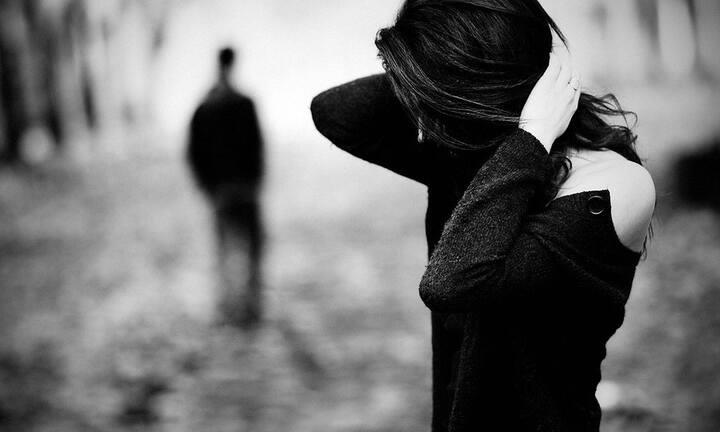 Buông tay đôi khi không phải do hết yêu mà chỉ là chẳng còn đủ thiết tha