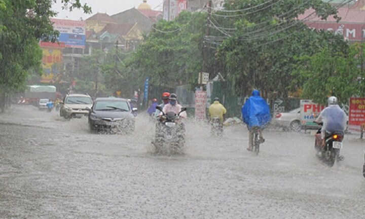 Dự báo thời tiết ngày 4/6: Bắc Bộ chấm dứt nắng nóng, Nam Bộ mưa dông