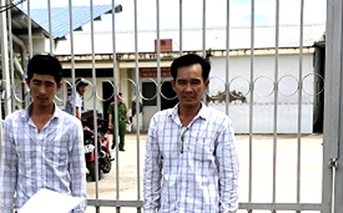 Bắt tạm giam hai đối tượng ép ngư dân bán hải sản giá rẻ