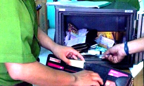 Hoang báo bị trộm hơn 500 triệu đồng để xin tiền chị ruột ở Mỹ