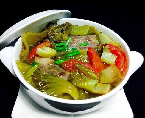 Cách nấu canh cá dưa chua thơm ngọt cho bữa trưa nắng nóng