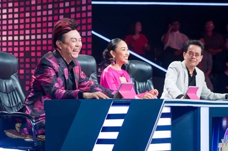 Clip: Đoan Trang ấn tượng với thí sinh U60, 