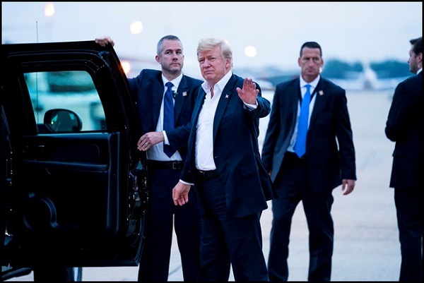 Tổng thống Donald Trump: 