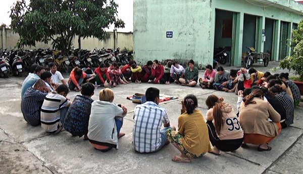 Triệt phá sòng bạc quy mô lớn, bắt giữ 30 quý bà