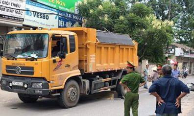 Tai nạn giao thông, 9X tử vong dưới gầm xe tải