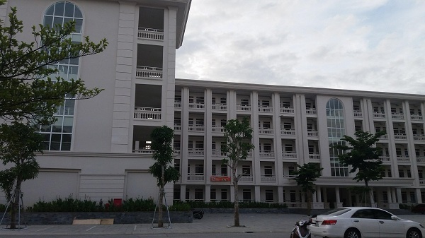 Nữ sinh đại học Vinh rơi từ tầng 4 ký túc xá xuống đất tử vong