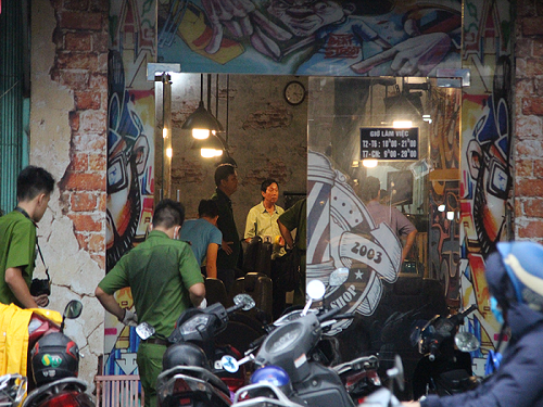 Truy bắt khẩn cấp nhóm đối tượng đâm chết thợ cắt tóc ở TP.HCM