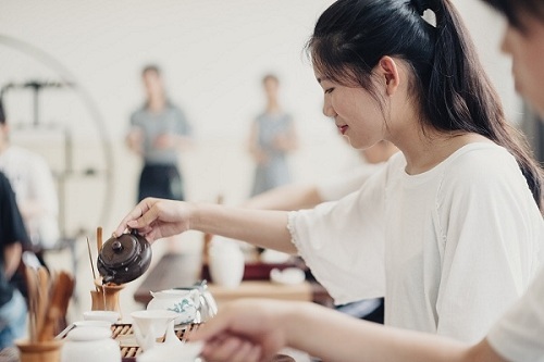 Trung Quốc: Trường học dạy trở thành người phụ nữ 