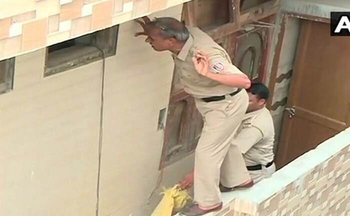 Ấn Độ : Hoảng hốt khi phát hiện 11 thi thể trong một ngôi nhà  