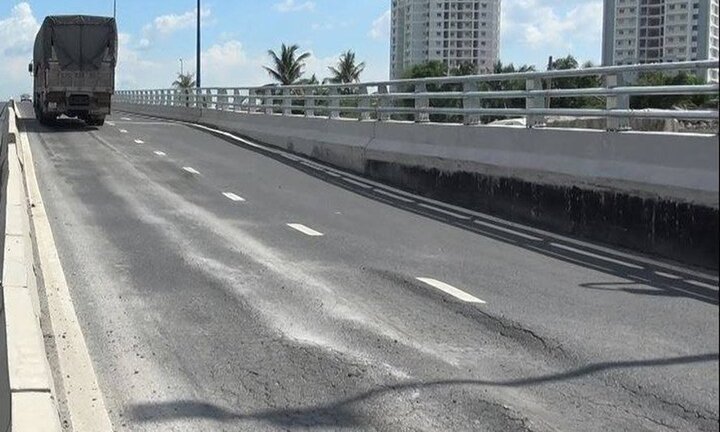 Cầu vượt 200 tỷ vừa thông xe đã sụt lún: Đơn vị thi công giải thích