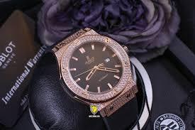 Mánh khóe biến đồng hồ fake thành hàng hiệu trong tích tắc