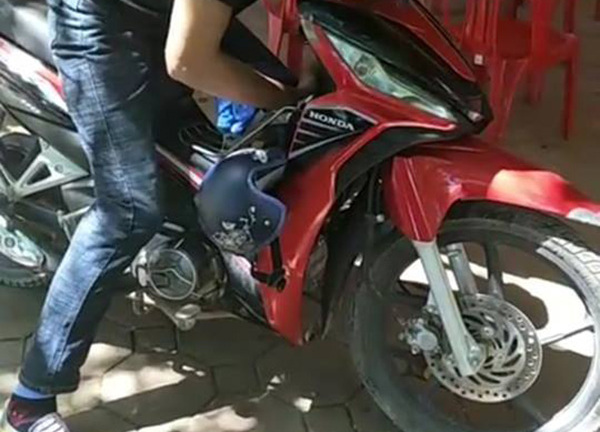 Điều tra vụ nam thanh niên gục chết trên xe máy ở Lạng Sơn