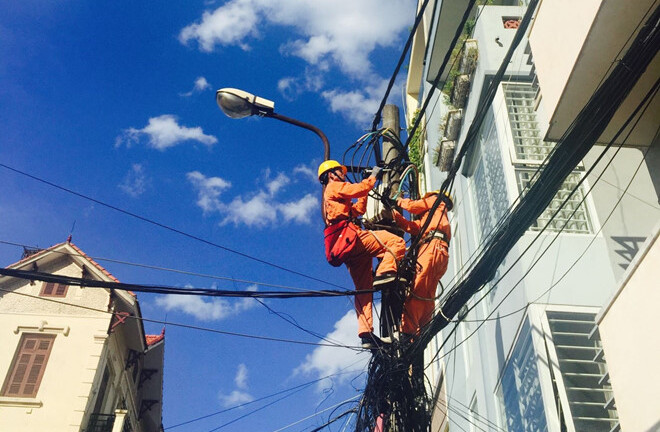 Nắng nóng gay gắt, lượng điện tiêu thụ cao kỷ lục