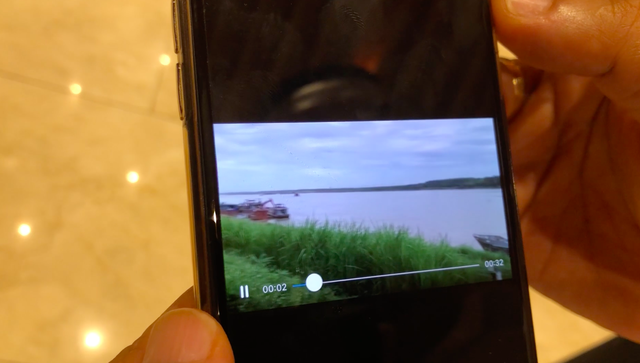 Chủ tịch Hà Nội yêu cầu xác minh tàu cảnh sát trong clip cát tặc lộng hành