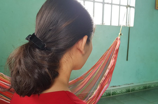 Cho thôi việc Phó trưởng công an xã bị tố sàm sỡ nữ sinh 16 tuổi