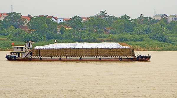 “Cát tặc” thản nhiên hoành hành trên sông Hồng bất chấp chỉ đạo của Chủ tịch Hà Nội