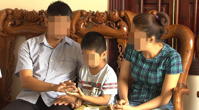 Vụ trao nhầm con ở Ba Vì: Người cha sau ly hôn đã quay lại tìm gặp con đẻ