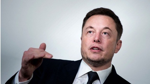 Tỷ phú Elon Musk hứng chỉ trích khi công kích và xúc phạm thợ lặn người Anh