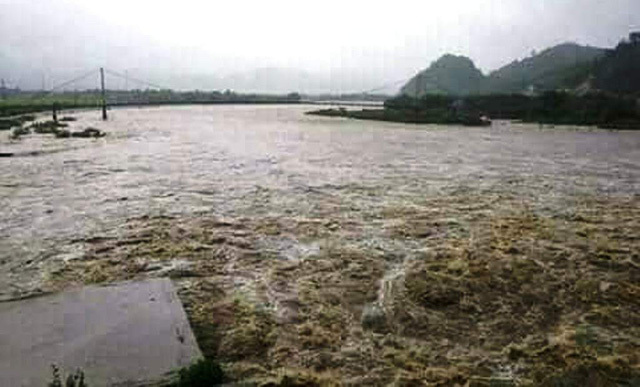 Nghệ An: Mưa dữ dội, thủy điện Khe Bố xả lũ