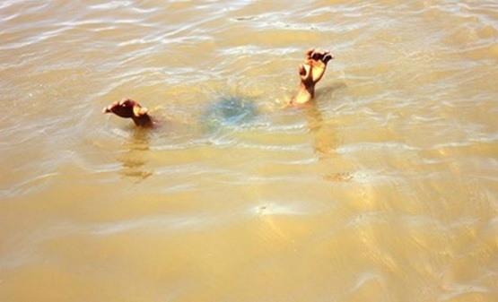 Thanh Hóa: Sẩy chân ngã xuống ao, 2 anh em ruột đuối nước thương tâm