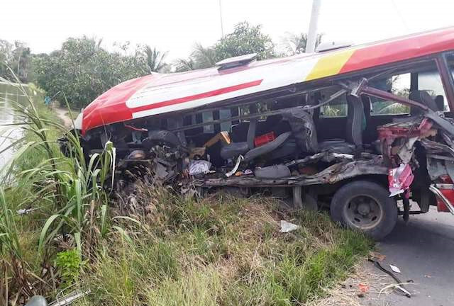 Vụ xe khách tông xe đầu kéo trên tuyến tránh Cai Lậy: 3 người tử vong