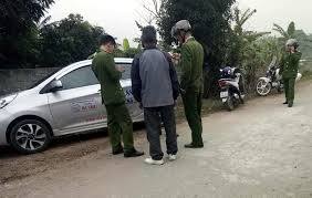 2 nghi phạm đi taxi ung dung bàn kế hoạch cướp của tài xế bằng… tiếng dân tộc