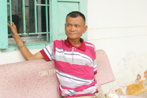 Bắt khẩn cấp kẻ trộm 5 lượng vàng và 200 triệu đồng tại quán cà phê