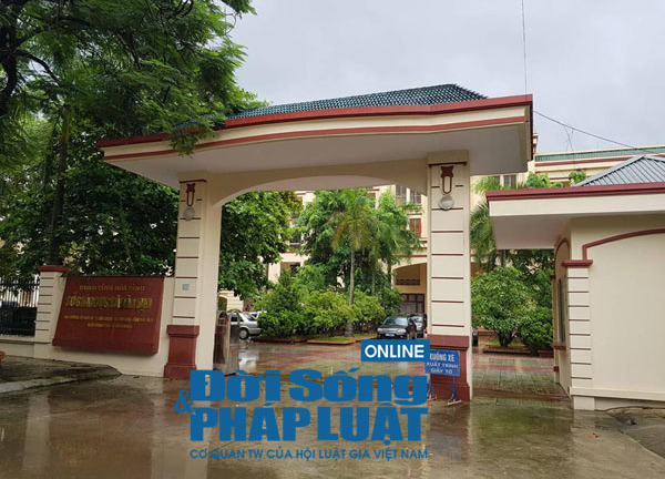 Công an mời 5 người, điều tra nghi vấn điểm thi cao bất thường ở Hoà Bình