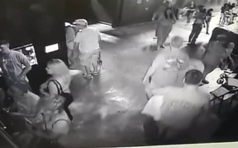 Video: Vào thủy cung, bắt trộm cá mập mang về nhà nuôi