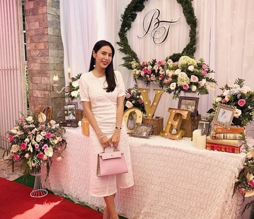 Thủy Tiên âm thầm về Long An dự đám cưới, tạo bất ngờ cho fan ruột