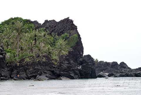 Giai thoại và sự thật về hang Kẻ Cướp để lại dấu vết kho giấu vàng bí ẩn ở Lý Sơn