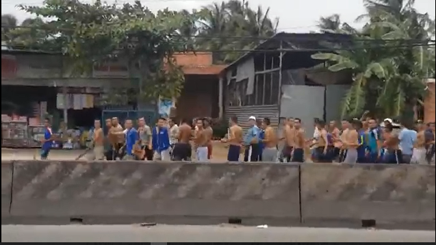 Video: Hàng trăm học viên cai nghiện ma túy trốn trại, gây náo loạn quốc lộ 1