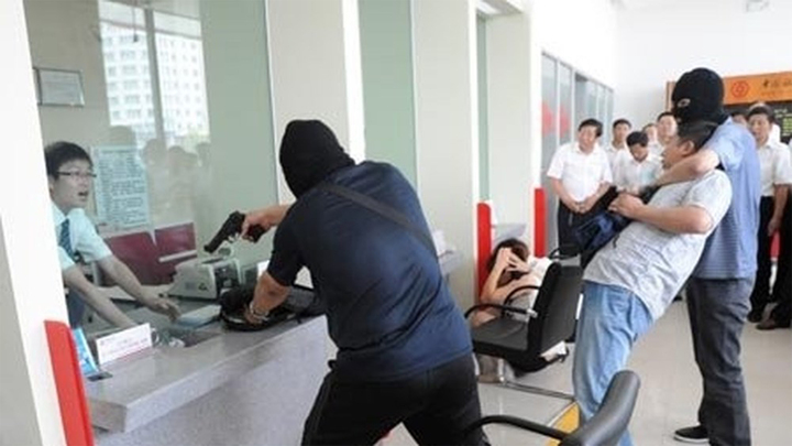 Clip: Điểm mặt những vụ cướp ngân hàng táo tợn