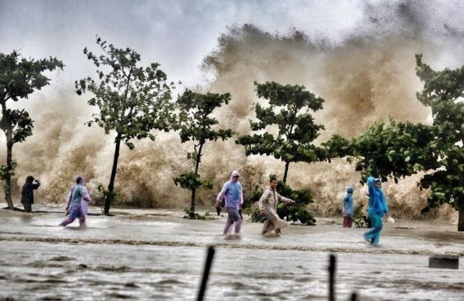 Bão số 4 giật cấp 11 tiến vào vịnh Bắc Bộ