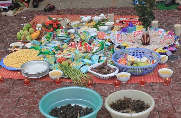 Chuyên gia phong thủy lí giải việc nên cúng Rằm tháng 7 trước 15 Âm lịch