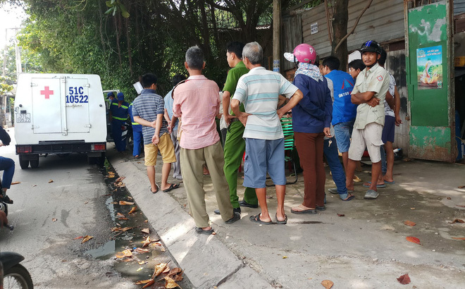 Người đàn ông chết bất thường trên ghế đá ở Sài Gòn