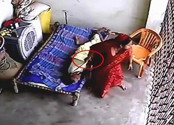 Video: Cô con dâu tát mẹ chồng bị liệt xây xẩm mặt mày gây phẫn nộ