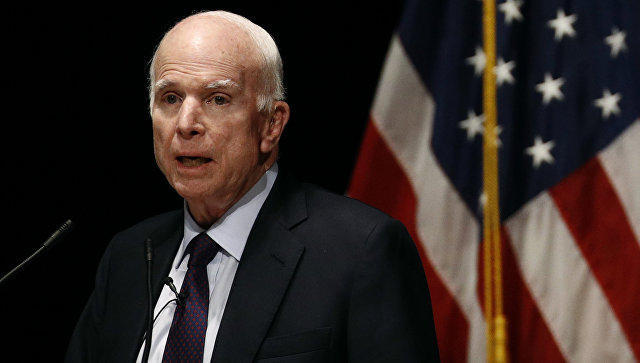 Nhà Trắng treo cờ rủ tưởng niệm Thượng nghị sĩ John McCain