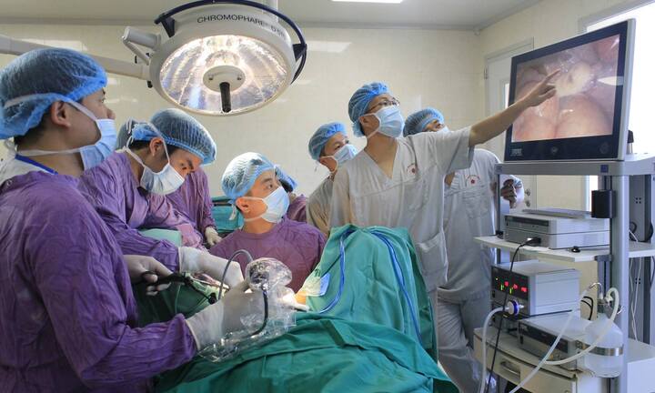 Người phụ nữ mắc dị bẩm sinh kỳ lạ có lại hạnh phúc nhờ bàn tay vàng của bác sĩ