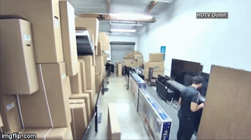 Clip: Thuốc lá điện tử nổ tung trong túi quần, nam thanh niên bỏng nặng