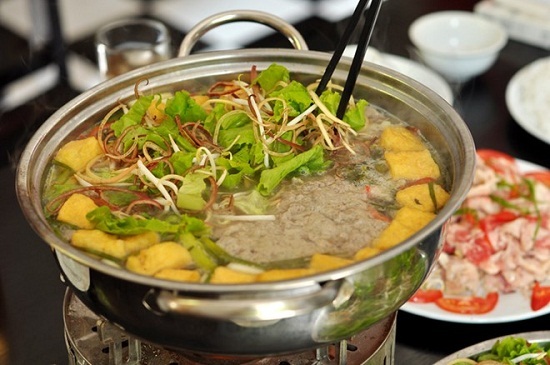 Món ngon mỗi ngày: Lẩu riêu cua sườn sụn cho cả nhà sum họp ngày 2/9