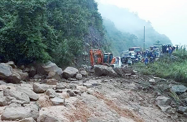 Lai Châu: Tiếp tục mưa lớn, nhiều tuyến đường sạt lở nghiêm trọng